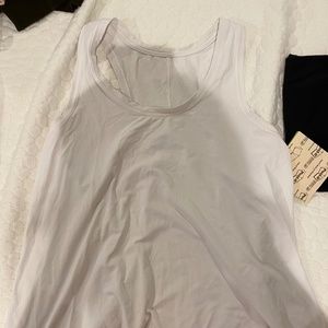 white lululemon tank top